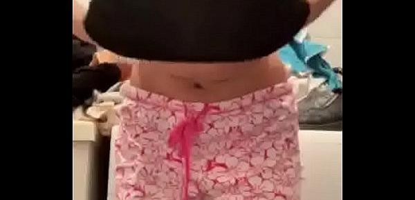  Teen Plating With Her Pussy On Periscope